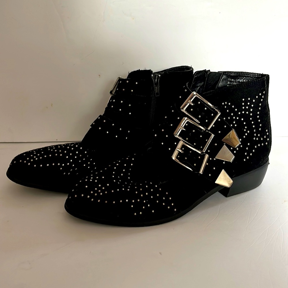 Studded buckled dib Boots New size 7 1/2